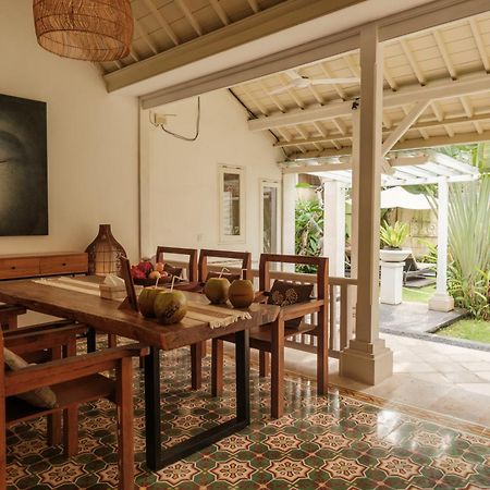 Uma Lima Villa Batu Belig - Close To The Beach Canggu Exterior foto